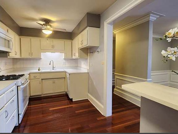 5th image of 401 S Grove Ave APT 3D