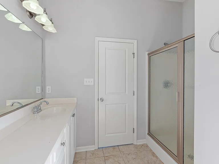 609 Brighton Cir — Photo 35