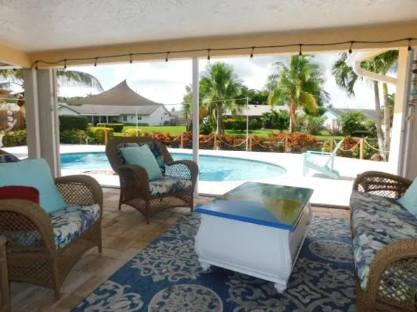 8520 SW 27th Place, Davie, FL 33328