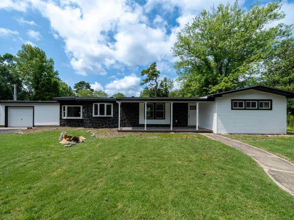 5904 Cloverleaf Dr, Mays Landing, NJ 08330