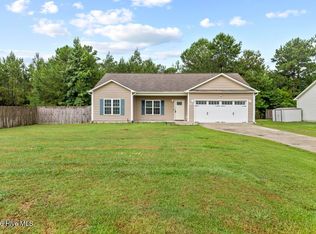 106 Lilac Ln, Richlands, NC 28574