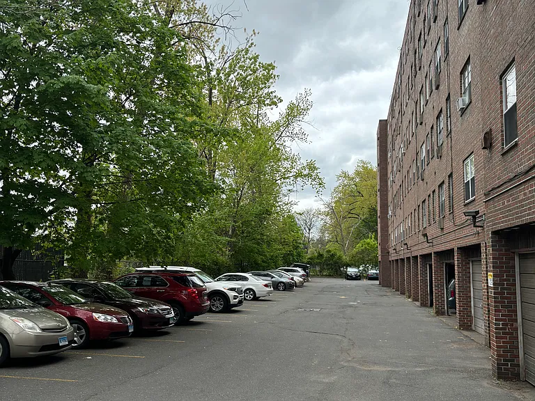 40 Owen St #D10 — Photo 12