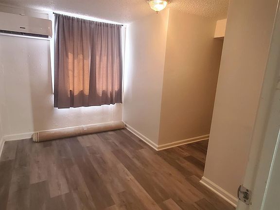 3rd image of 1509 N 63rd Ter #B