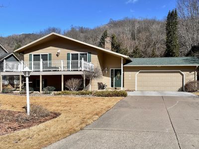 342 Pleasant Hill Dr, Winona, MN, 55987