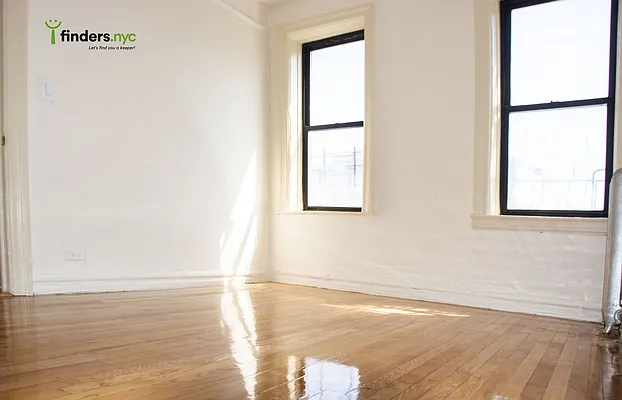 Rented by Clove Realty LLC | media 4