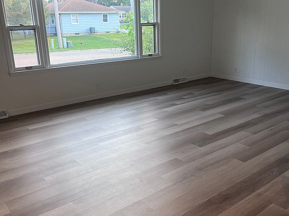 4th image of 409 C Ave
