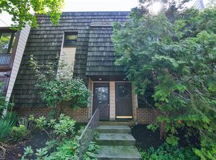 1037 Village Round #D, Allentown, PA 18106