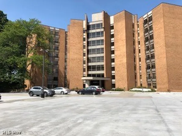 22500 Lake Rd APT 601, Rocky River, OH 44116