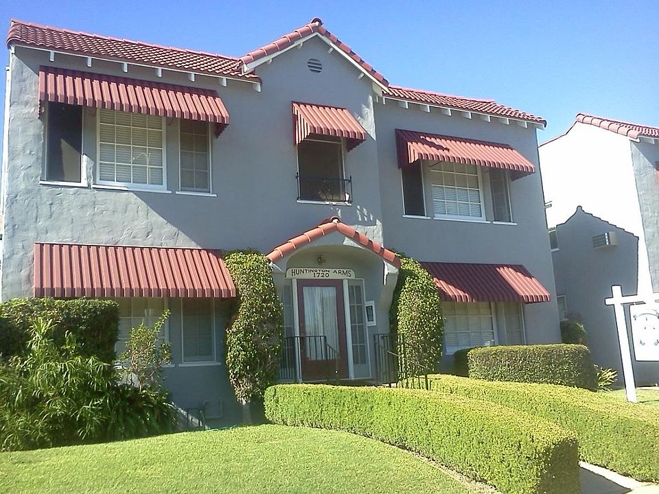 Building exterior view from street
