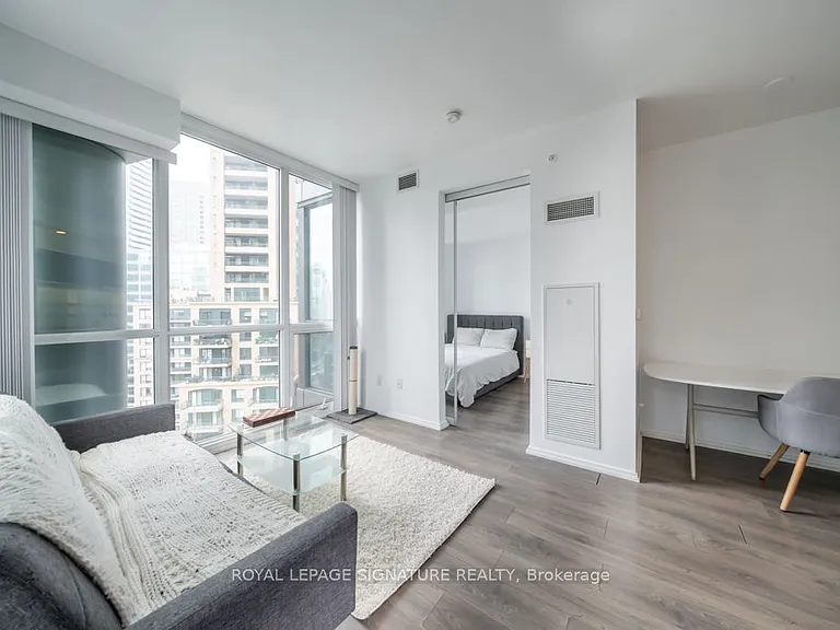 45 Charles St E #1906 — Photo 8