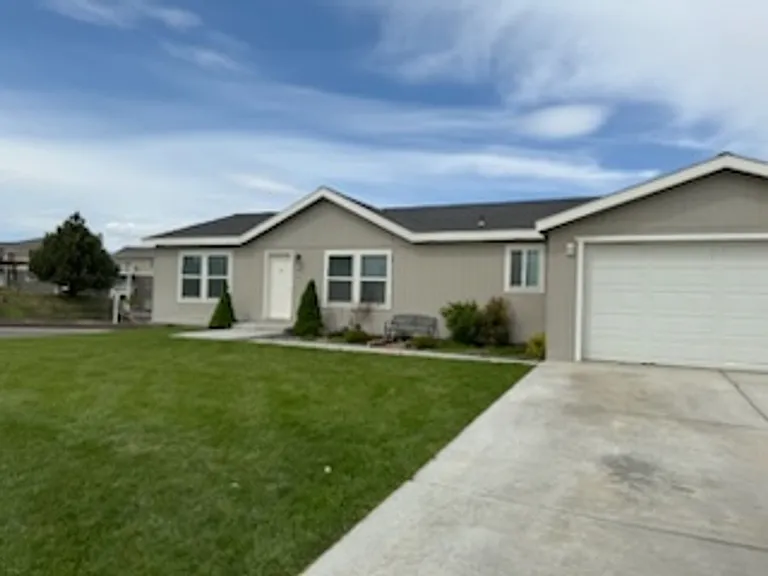 371 NE Marshall Loop — Photo 22