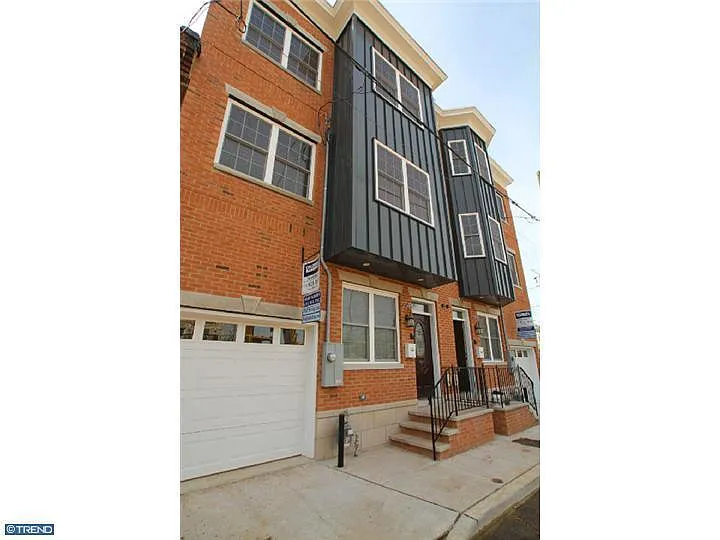 2550 Montrose St photo 1