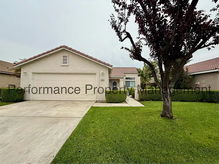 7217 Silver Spray Ave — Photo 1