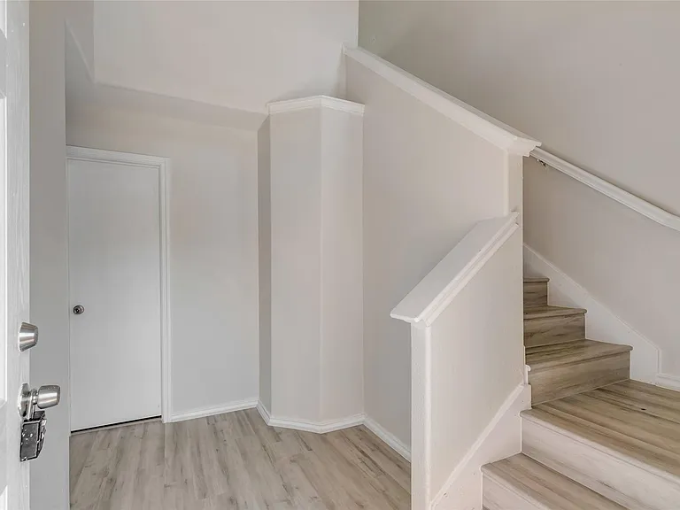 3207 Barksdale Dr — Photo 16