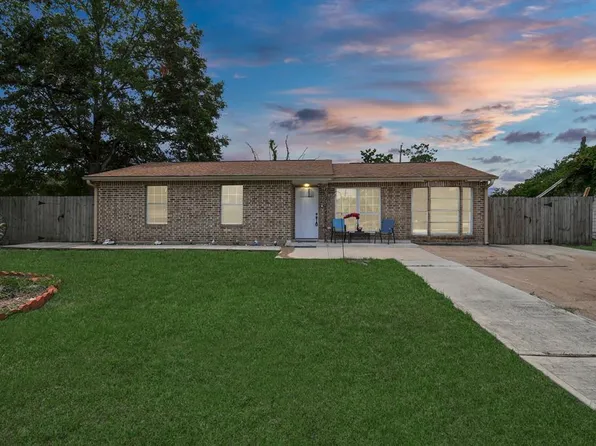 9254 Oak Knoll Ln, Houston, TX 77078