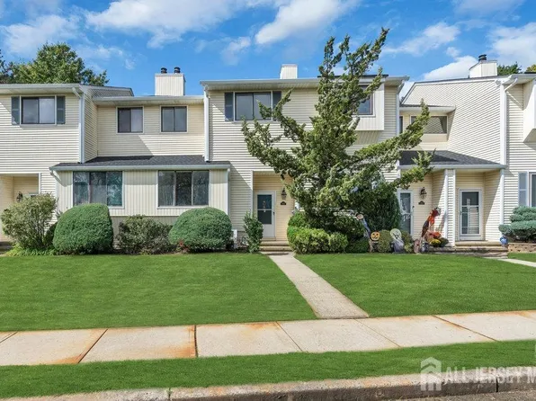 412 Middlewood Rd, Middletown, NJ 07748