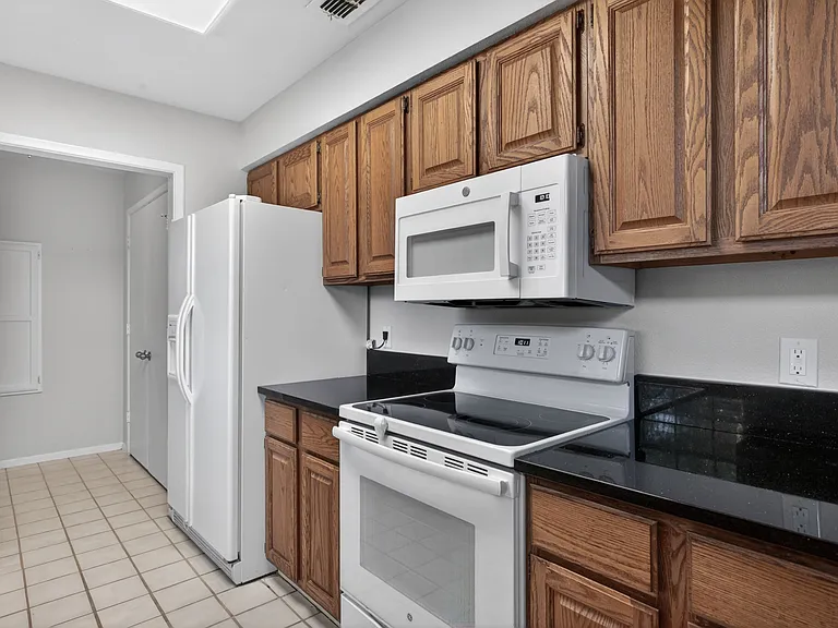 5301 Tartan Cir — Photo 12