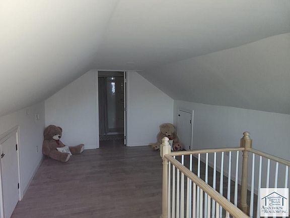 5th image of 309 Greyson St