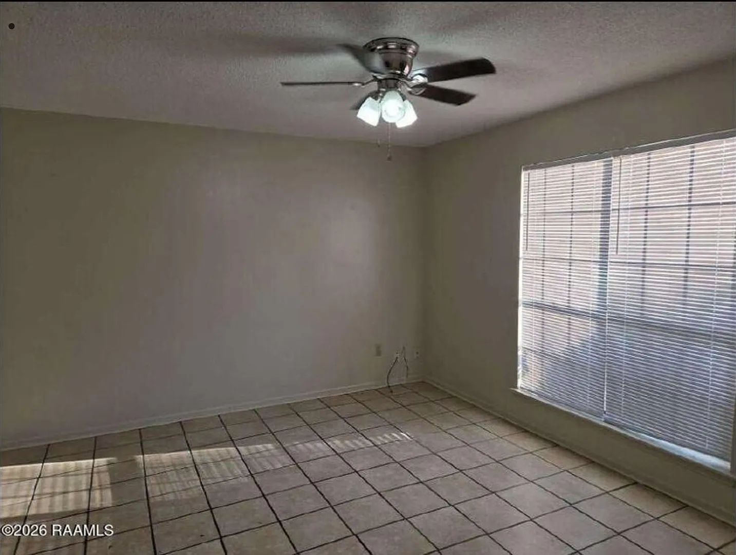 2 bed, 1.5 bath, 900 sqft, $850 — Photo 2