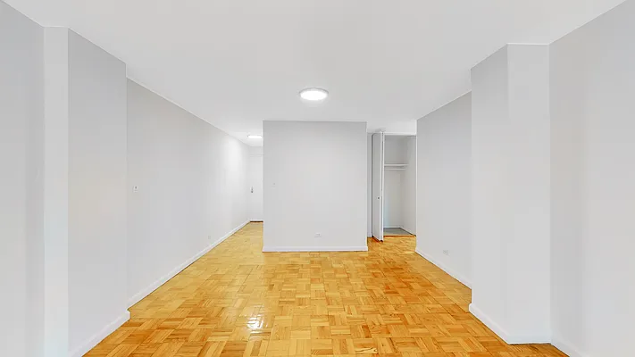 Rented by R New York | media 4