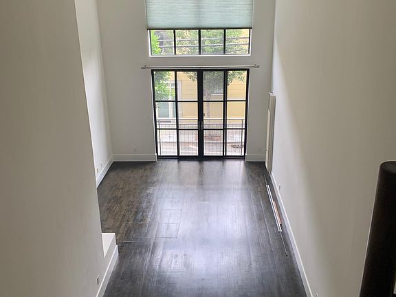 5th image of 56 Moss St APT 1