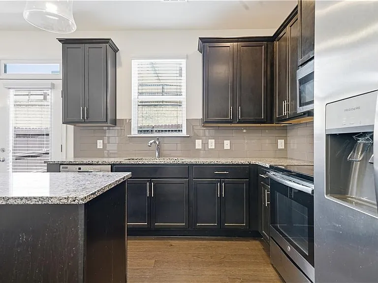 2730 Kemp Ct — Photo 20