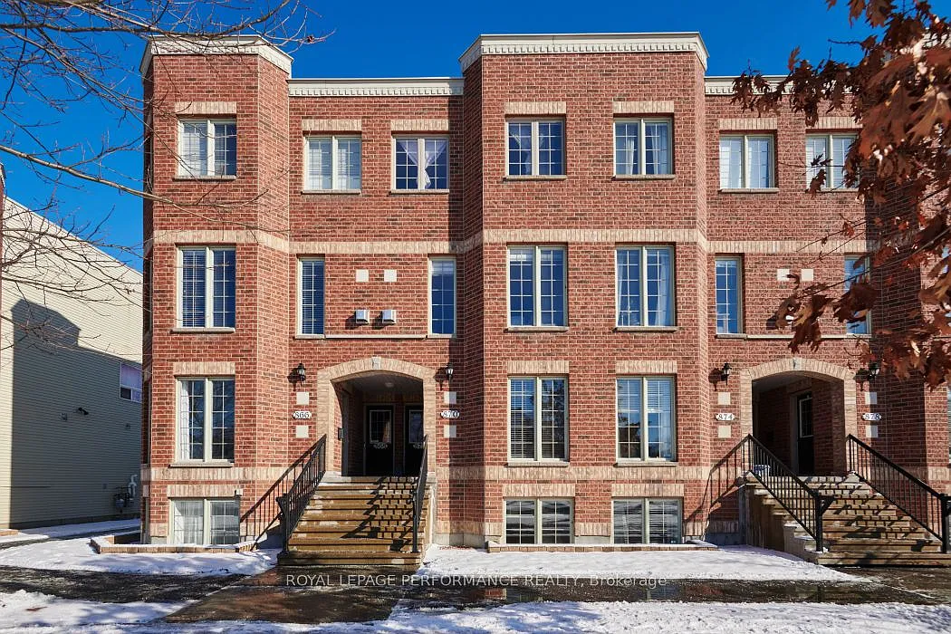 Photo 1 of 36 - 870 Longfields Dr - Ottawa, ON Primary Photo - 870 Longfields Dr