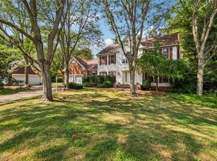 11610 Pinehurst Dr, Chardon, OH 44024