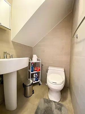 Rented by Bond New York | media 49