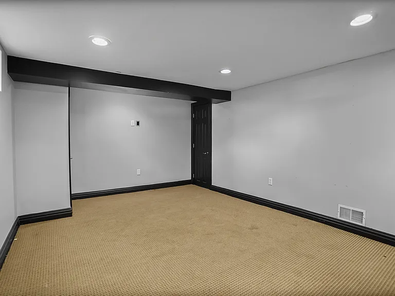 38 Carlson Ct — Photo 13