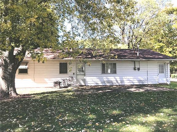 2nd image of 307 Debbie Ln