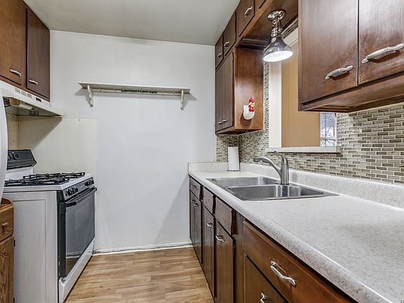 5th image of 1504 WAVERLY AVE