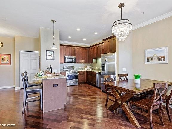 3rd image of 2326 W Giddings St #201