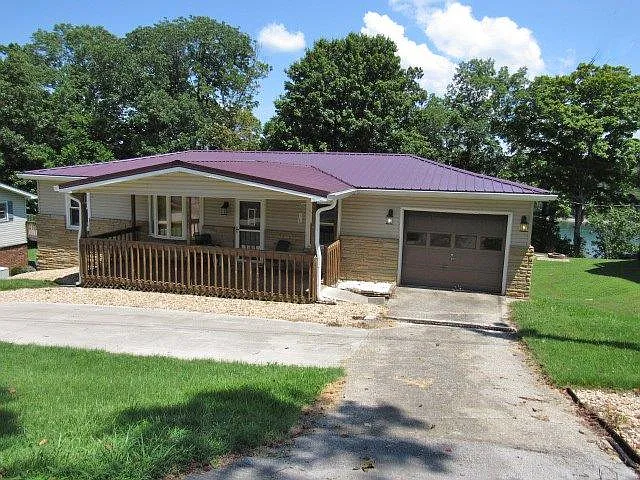 350 Twin Rivers Dr photo 1