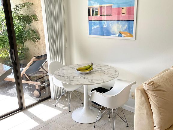 Eating area overlooking West facing Mountain view.