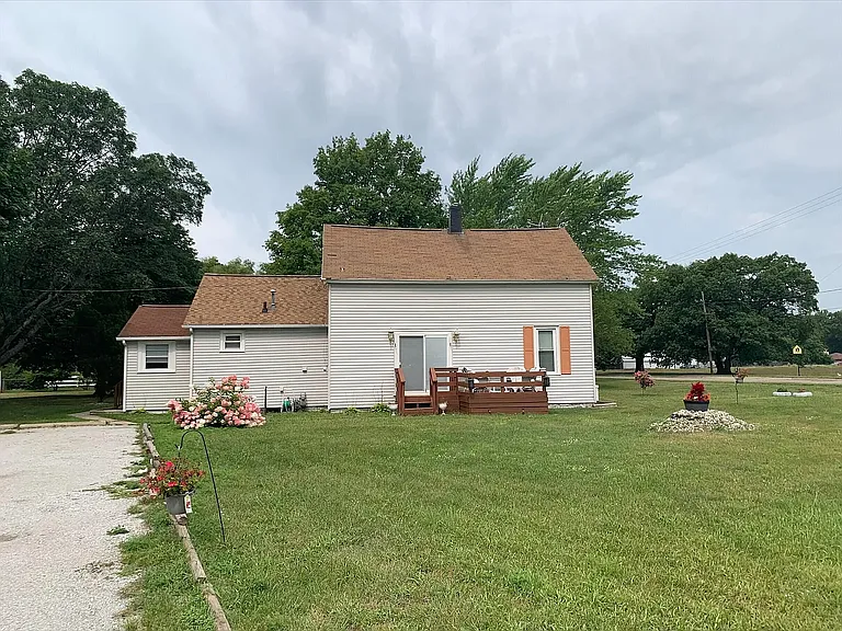 899 Evanston Ave — Photo 3