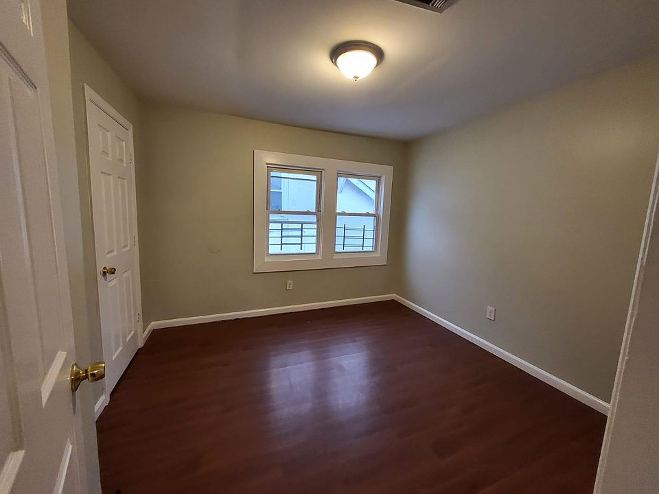 2nd image of 116 S Munn Ave #3