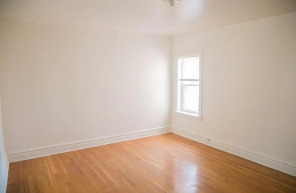 1 bed, 900 sqft, $1,200 — Photo 4