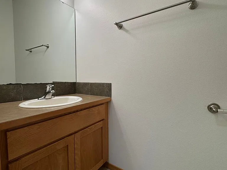2210 N Clearview Dr — Photo 19