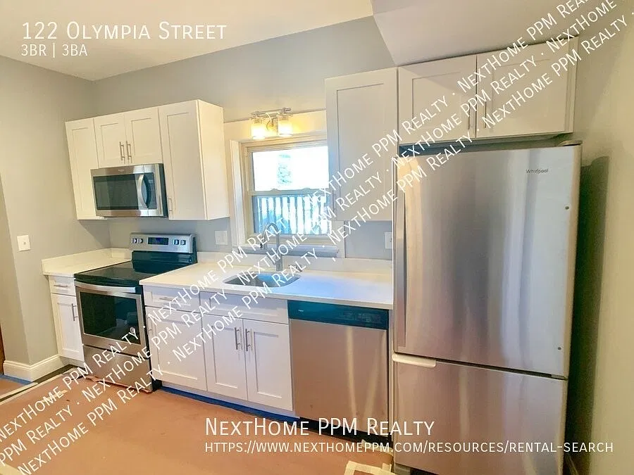 3 Bed / 3 Bath Mount Washington Home | Garage | Steps from Grandview Ave. November 1st — Photo 4