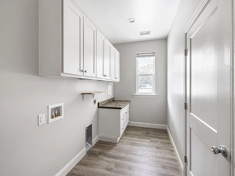 Laundry Room - 1st floor
