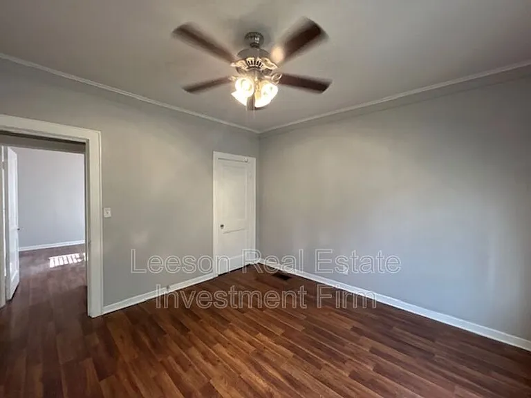 225 E Elmwood St — Photo 7