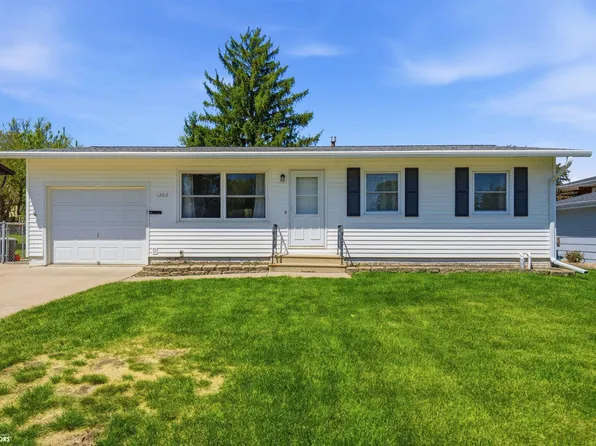1203 Glenwood Ter, Marshalltown, IA 50158