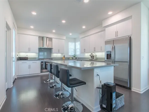 140 Paramount, Irvine, CA