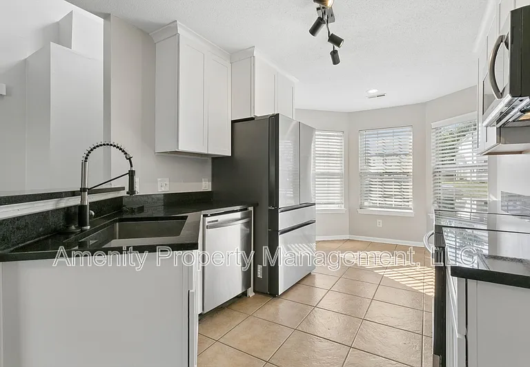 321 Warwick Landing Pkwy — Photo 8