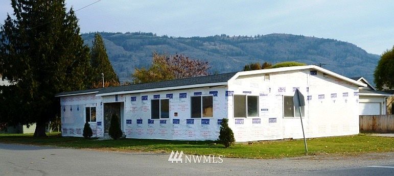 1st image of 714 7th Street