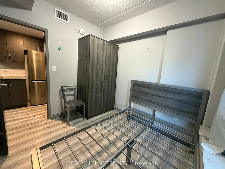 275 Larch St #B04 — Photo 14