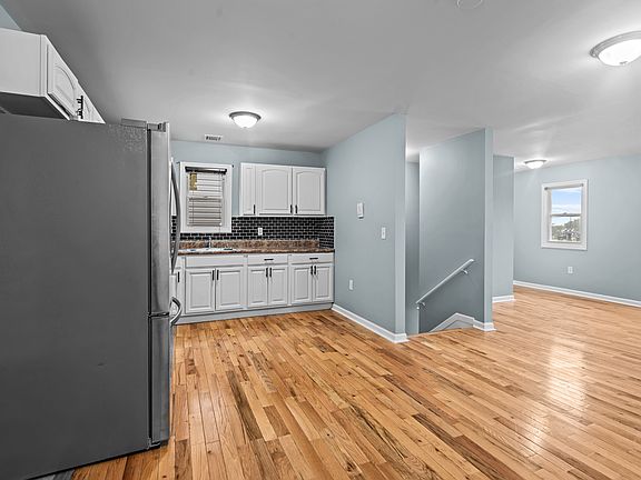 2nd image of 434 S 19th St Floor 1