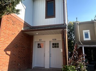 62 Greenboro Cres #B, Ottawa, ON K1T 1W5