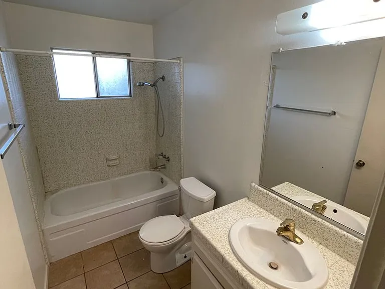 15 San Gabriel Dr — Photo 10